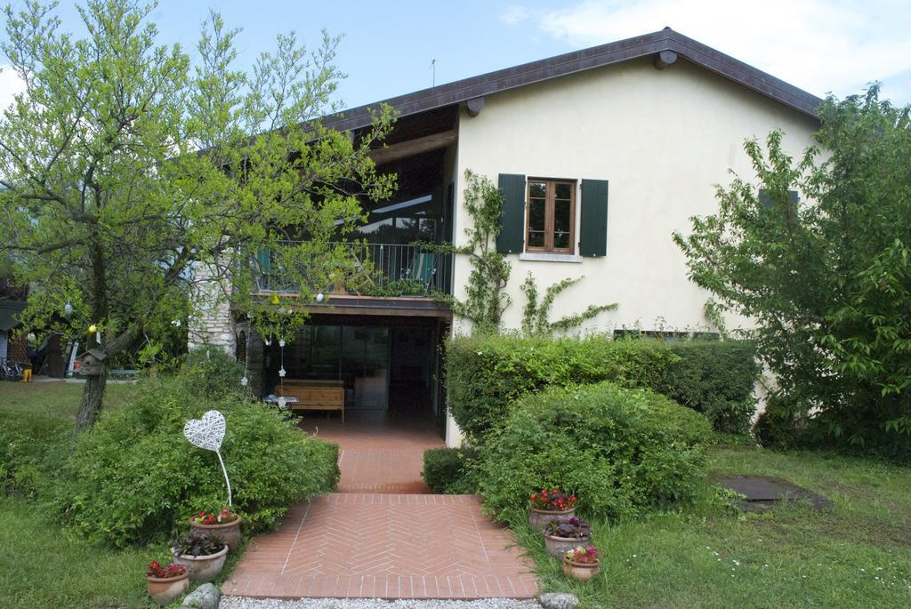 Гостевой дом Agriturismo La Breda Сан-Феличе-дель-Бенако Экстерьер фото